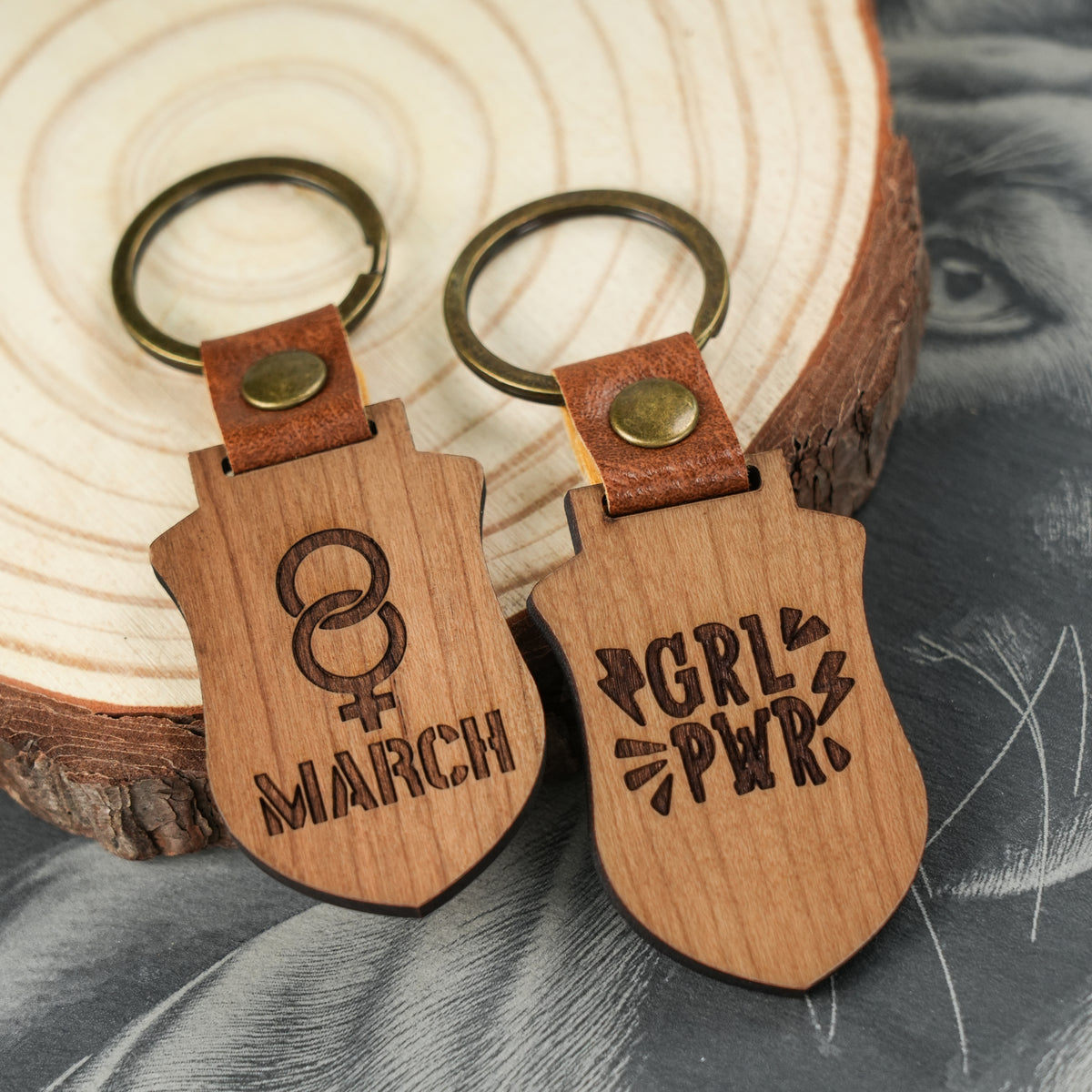 Blank Shield-shaped Wooden Keychains (10pcs / 20pcs)
